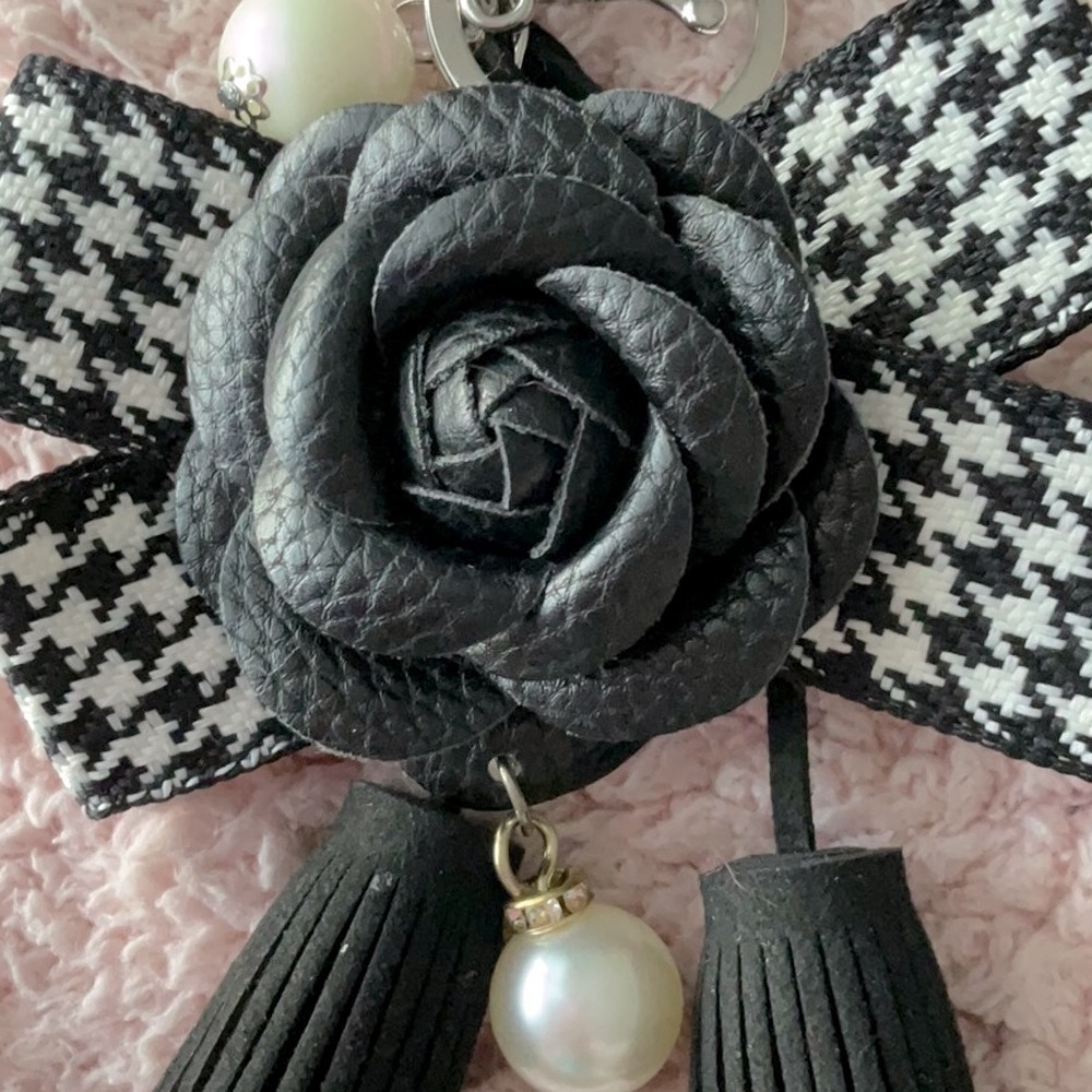 Black Leather Camilla Flower Keychain Purse Charm - Picture 2 of 4